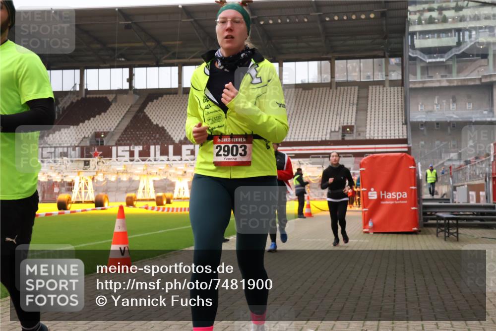08.12.2024 - St. Pauli X-Mass-Run No. 14 Yannick Fuchs http://msf.ph/oto/7481900 08.12.2024 10:05:29 Ziel 126, 273, 312, 620, 949, 1959, 2031, 2056, 2080, 2146, 2165, 2866, 2889, 2890, 2903, 2904, 3310, 3311, 3312, 3314, 3316, 3339 meine-sportfotos.de
