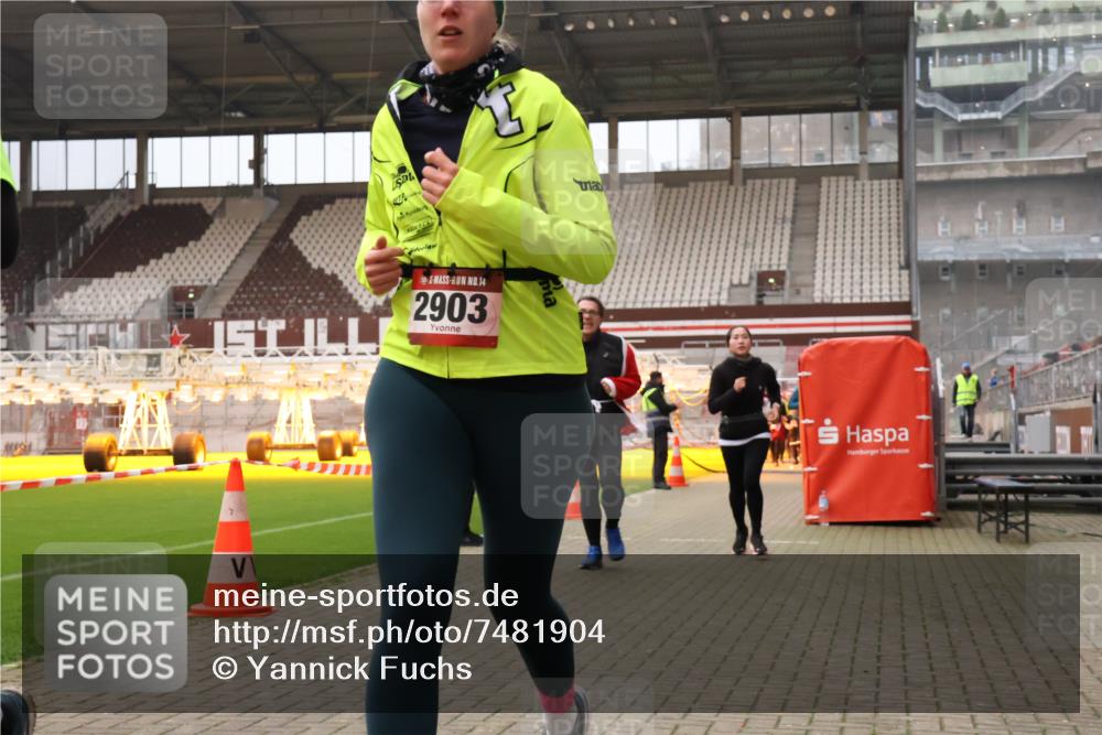 08.12.2024 - St. Pauli X-Mass-Run No. 14 Yannick Fuchs http://msf.ph/oto/7481904 08.12.2024 10:05:29 Ziel 126, 273, 312, 620, 949, 1959, 2031, 2056, 2080, 2146, 2165, 2866, 2889, 2890, 2903, 2904, 3310, 3311, 3312, 3314, 3316, 3339 meine-sportfotos.de