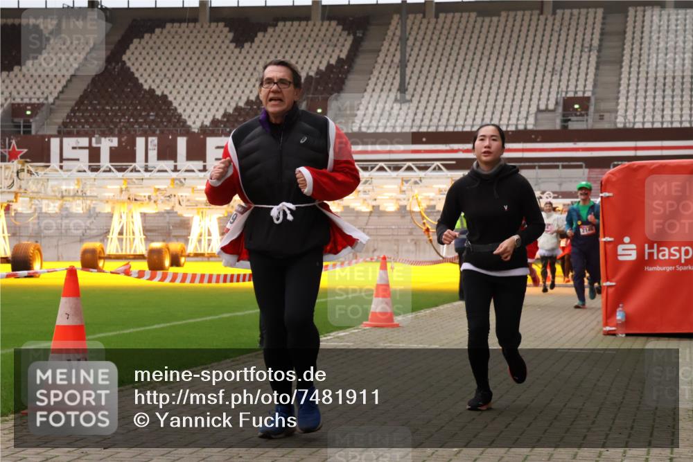 08.12.2024 - St. Pauli X-Mass-Run No. 14 Yannick Fuchs http://msf.ph/oto/7481911 08.12.2024 10:05:30 Ziel 126, 273, 312, 620, 949, 1959, 2031, 2056, 2080, 2146, 2866, 2889, 2890, 2903, 2904, 3310, 3312, 3316, 3339 meine-sportfotos.de