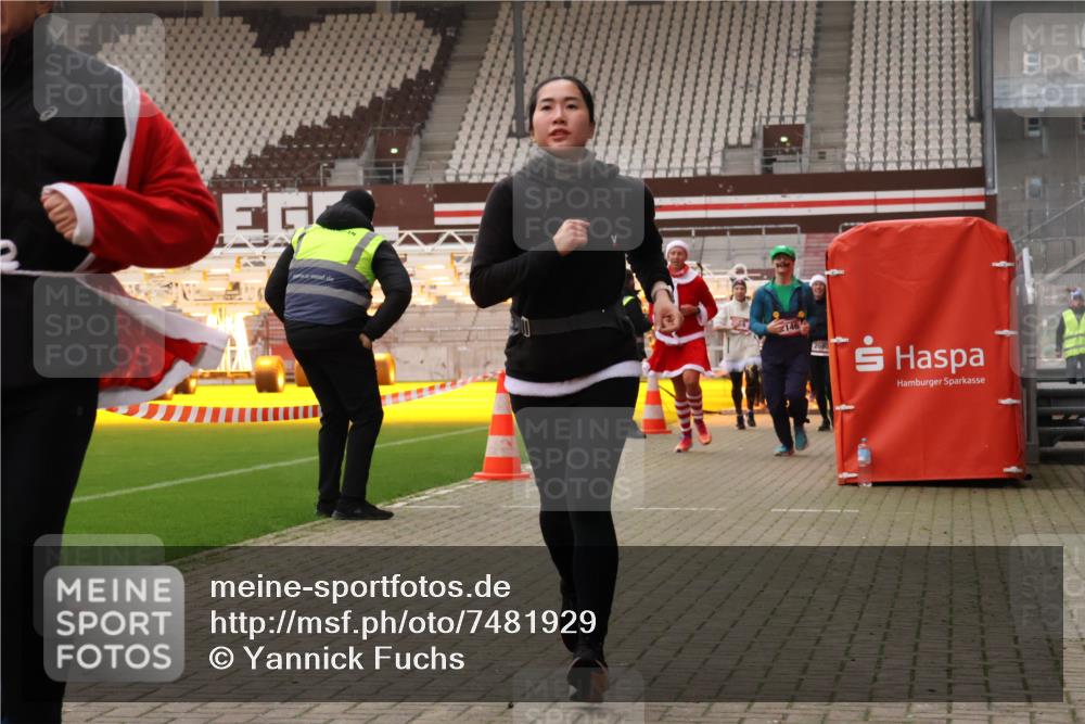 08.12.2024 - St. Pauli X-Mass-Run No. 14 Yannick Fuchs http://msf.ph/oto/7481929 08.12.2024 10:05:31 Ziel 126, 273, 312, 620, 949, 1957, 1959, 2031, 2056, 2080, 2146, 2866, 2889, 2890, 2903, 2904, 3316, 3339 meine-sportfotos.de