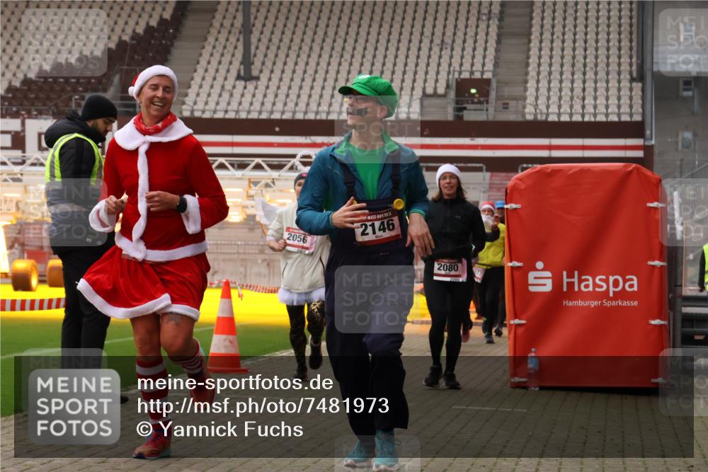 08.12.2024 - St. Pauli X-Mass-Run No. 14 Yannick Fuchs http://msf.ph/oto/7481973 08.12.2024 10:05:36 Ziel 126, 620, 751, 949, 1178, 1605, 1643, 1957, 2031, 2056, 2080, 2146, 2864, 2866, 2889, 2890, 2903, 2904, 3114, 3339 meine-sportfotos.de