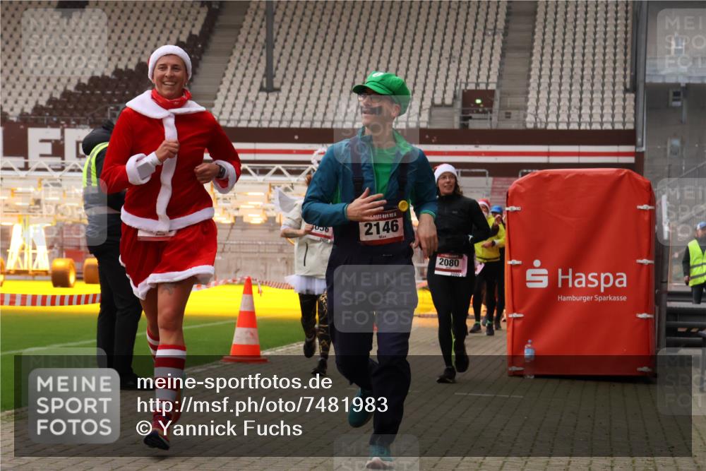 08.12.2024 - St. Pauli X-Mass-Run No. 14 Yannick Fuchs http://msf.ph/oto/7481983 08.12.2024 10:05:36 Ziel 126, 620, 751, 949, 1178, 1605, 1643, 1957, 2031, 2056, 2080, 2146, 2864, 2866, 2889, 2890, 2903, 2904, 3114, 3339 meine-sportfotos.de