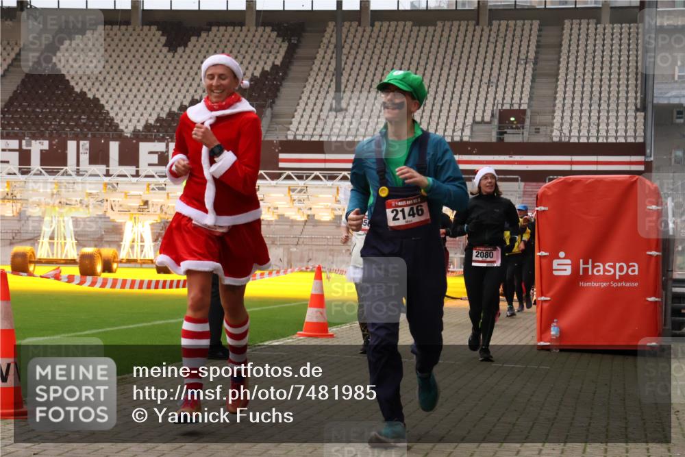 08.12.2024 - St. Pauli X-Mass-Run No. 14 Yannick Fuchs http://msf.ph/oto/7481985 08.12.2024 10:05:36 Ziel 126, 620, 751, 949, 1178, 1605, 1643, 1957, 2031, 2056, 2080, 2146, 2864, 2866, 2889, 2890, 2903, 2904, 3114, 3339 meine-sportfotos.de