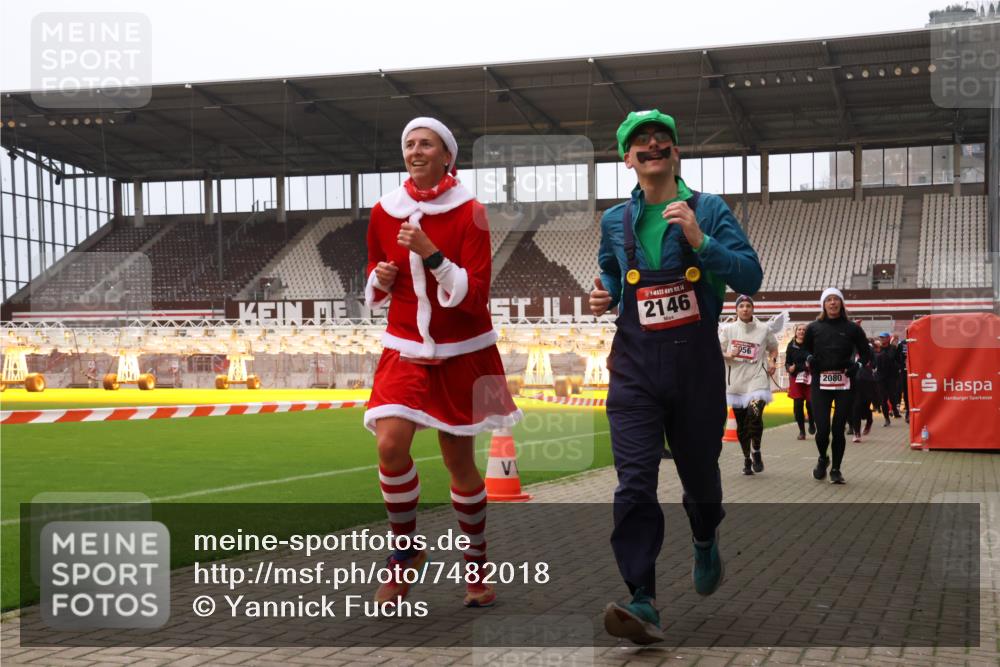 08.12.2024 - St. Pauli X-Mass-Run No. 14 Yannick Fuchs http://msf.ph/oto/7482018 08.12.2024 10:05:38 Ziel 126, 620, 751, 932, 949, 1178, 1605, 1643, 1650, 1957, 2056, 2077, 2080, 2146, 2603, 2864, 2866, 2903, 2904, 3114, 3302, 3339 meine-sportfotos.de