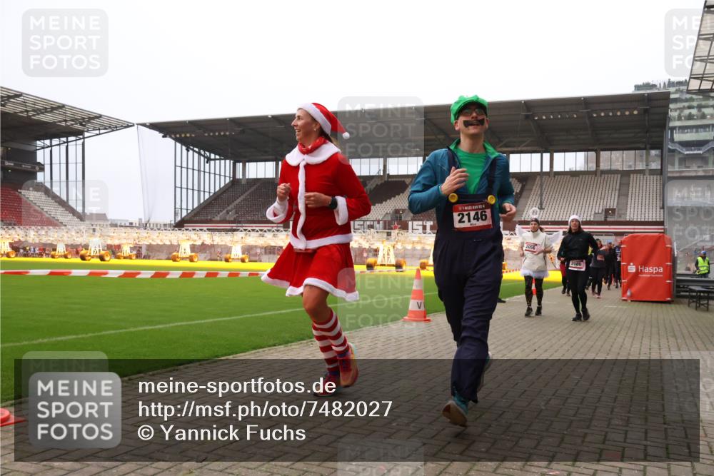 08.12.2024 - St. Pauli X-Mass-Run No. 14 Yannick Fuchs http://msf.ph/oto/7482027 08.12.2024 10:05:38 Ziel 126, 620, 751, 932, 949, 1178, 1605, 1643, 1650, 1957, 2056, 2077, 2080, 2146, 2603, 2864, 2866, 2903, 2904, 3114, 3302, 3339 meine-sportfotos.de