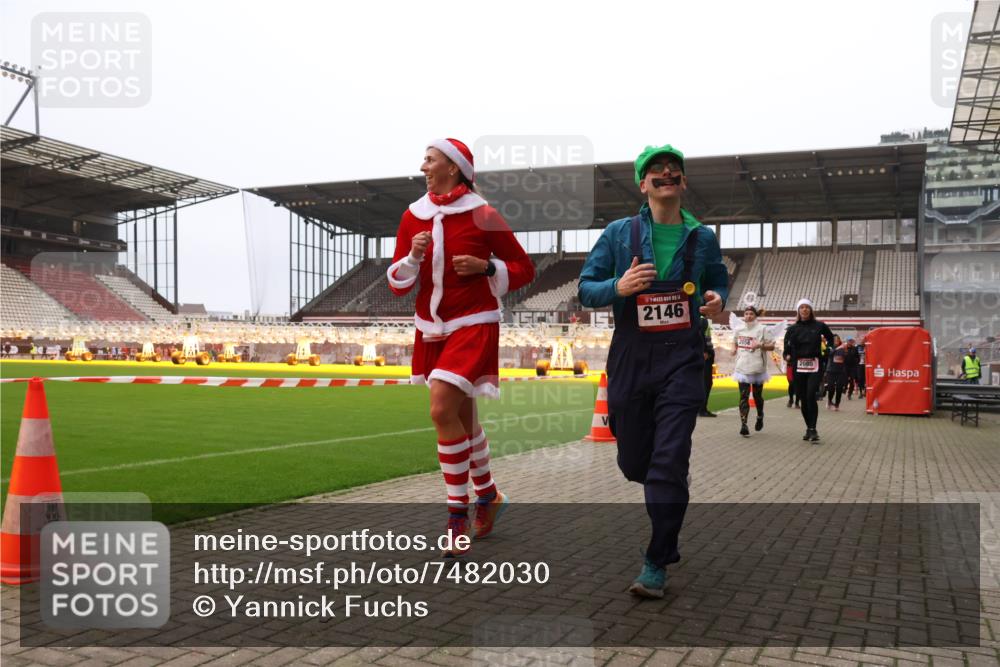 08.12.2024 - St. Pauli X-Mass-Run No. 14 Yannick Fuchs http://msf.ph/oto/7482030 08.12.2024 10:05:38 Ziel 126, 620, 751, 932, 949, 1178, 1605, 1643, 1650, 1957, 2056, 2077, 2080, 2146, 2603, 2864, 2866, 2903, 2904, 3114, 3302, 3339 meine-sportfotos.de