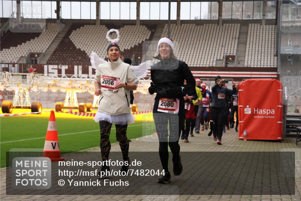 08.12.2024 - St. Pauli X-Mass-Run No. 14 Yannick Fuchs http://msf.ph/oto/7482044 08.12.2024 10:05:39 Ziel 126, 620, 751, 932, 949, 1178, 1605, 1643, 1650, 1957, 2056, 2077, 2080, 2146, 2435, 2603, 2864, 2866, 2903, 2908, 3114, 3302, 3339 meine-sportfotos.de