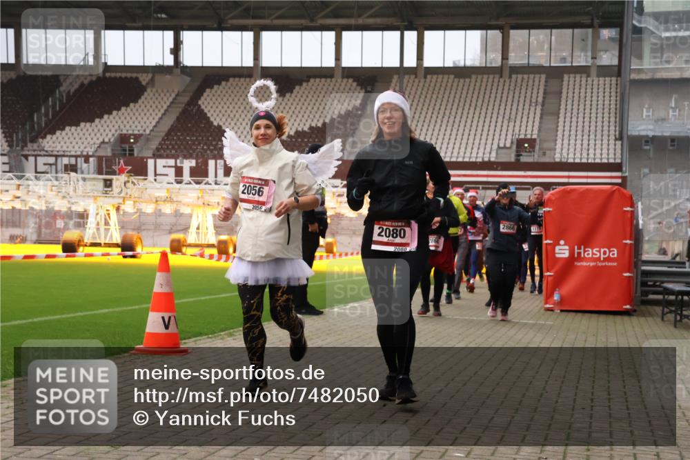 08.12.2024 - St. Pauli X-Mass-Run No. 14 Yannick Fuchs http://msf.ph/oto/7482050 08.12.2024 10:05:40 Ziel 126, 620, 751, 932, 949, 1178, 1605, 1643, 1650, 1957, 2056, 2077, 2080, 2146, 2306, 2308, 2344, 2435, 2603, 2864, 2866, 2908, 3114, 3302, 3339 meine-sportfotos.de