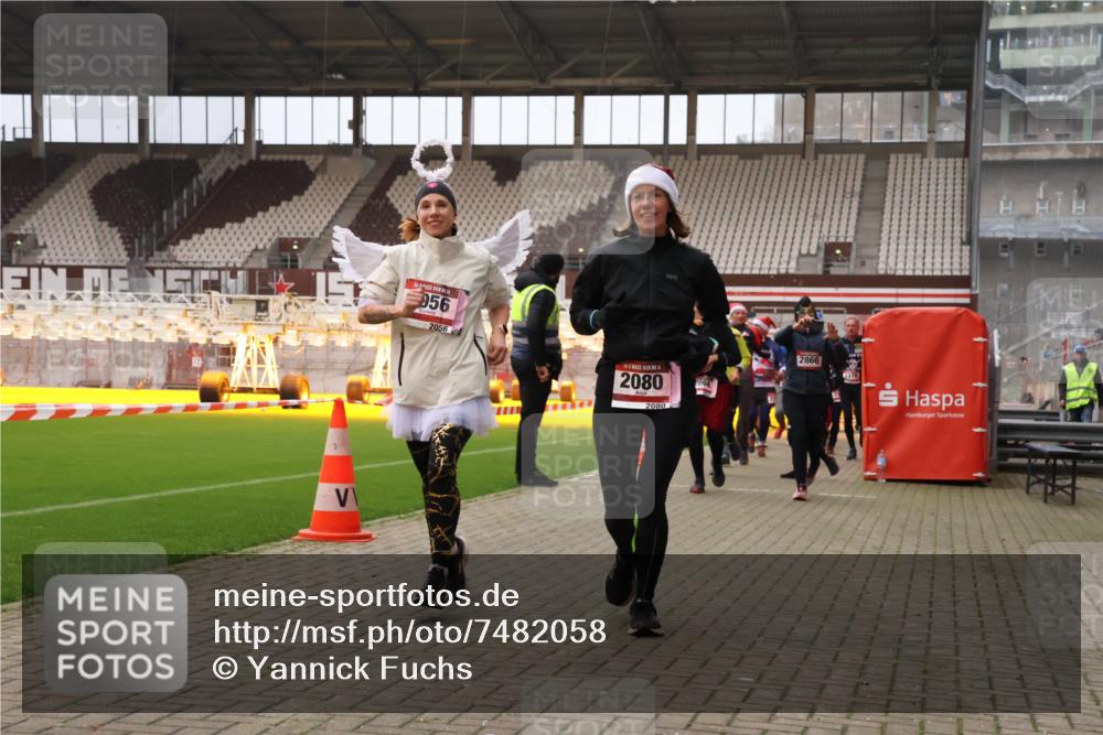 08.12.2024 - St. Pauli X-Mass-Run No. 14 Yannick Fuchs http://msf.ph/oto/7482058 08.12.2024 10:05:40 Ziel 126, 620, 751, 932, 949, 1178, 1605, 1643, 1650, 1957, 2056, 2077, 2080, 2146, 2306, 2308, 2344, 2435, 2603, 2864, 2866, 2908, 3114, 3302, 3339 meine-sportfotos.de