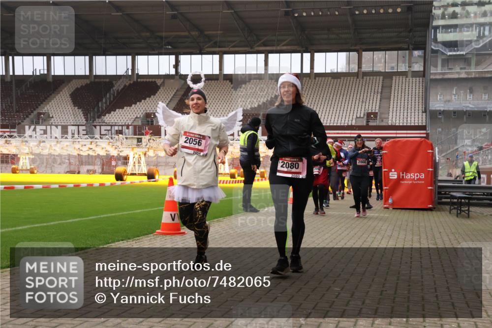 08.12.2024 - St. Pauli X-Mass-Run No. 14 Yannick Fuchs http://msf.ph/oto/7482065 08.12.2024 10:05:40 Ziel 126, 620, 751, 932, 949, 1178, 1605, 1643, 1650, 1957, 2056, 2077, 2080, 2146, 2306, 2308, 2344, 2435, 2603, 2864, 2866, 2908, 3114, 3302, 3339 meine-sportfotos.de