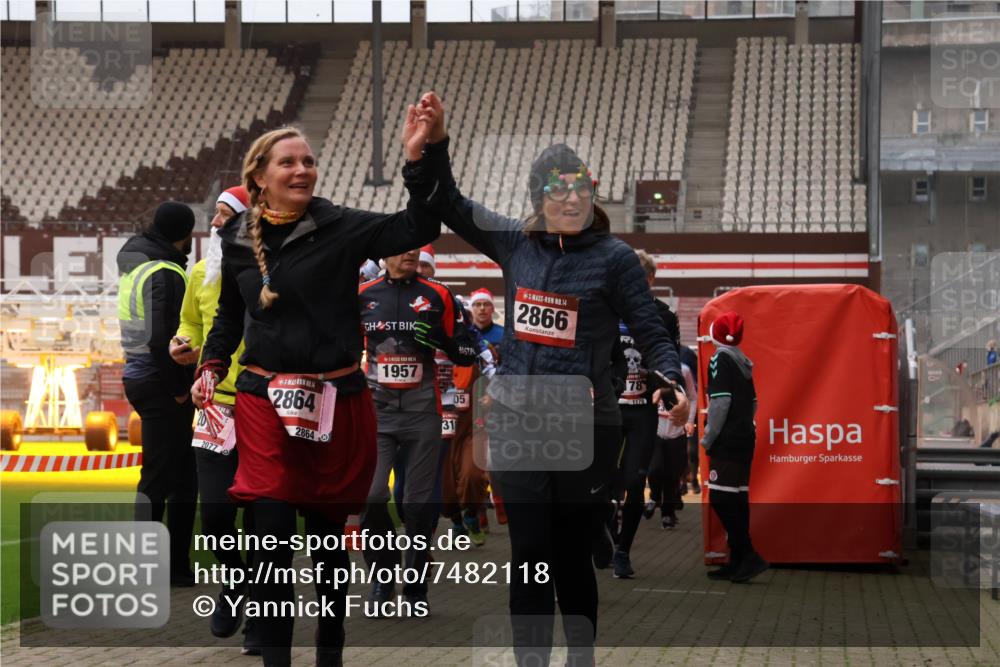 08.12.2024 - St. Pauli X-Mass-Run No. 14 Yannick Fuchs http://msf.ph/oto/7482118 08.12.2024 10:05:42 Ziel 126, 751, 932, 1178, 1605, 1643, 1650, 1957, 2056, 2077, 2080, 2146, 2306, 2308, 2344, 2435, 2603, 2864, 2866, 2908, 3114, 3302, 3339 meine-sportfotos.de