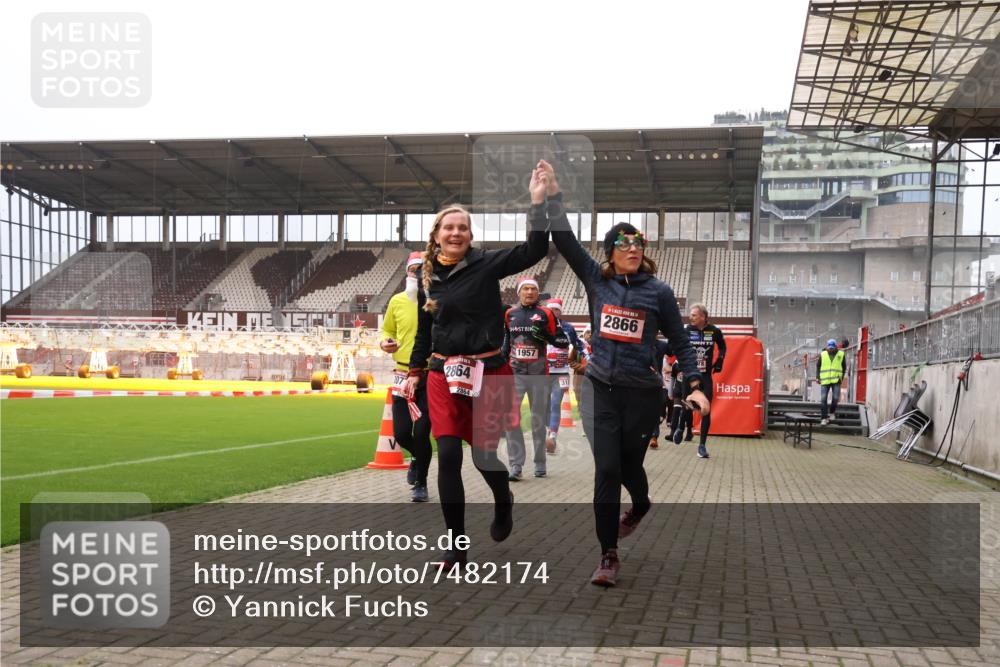 08.12.2024 - St. Pauli X-Mass-Run No. 14 Yannick Fuchs http://msf.ph/oto/7482174 08.12.2024 10:05:44 Ziel 126, 751, 932, 1178, 1605, 1643, 1650, 1957, 2056, 2077, 2080, 2146, 2306, 2308, 2344, 2435, 2603, 2864, 2866, 2908, 3114, 3118, 3302, 3339 meine-sportfotos.de