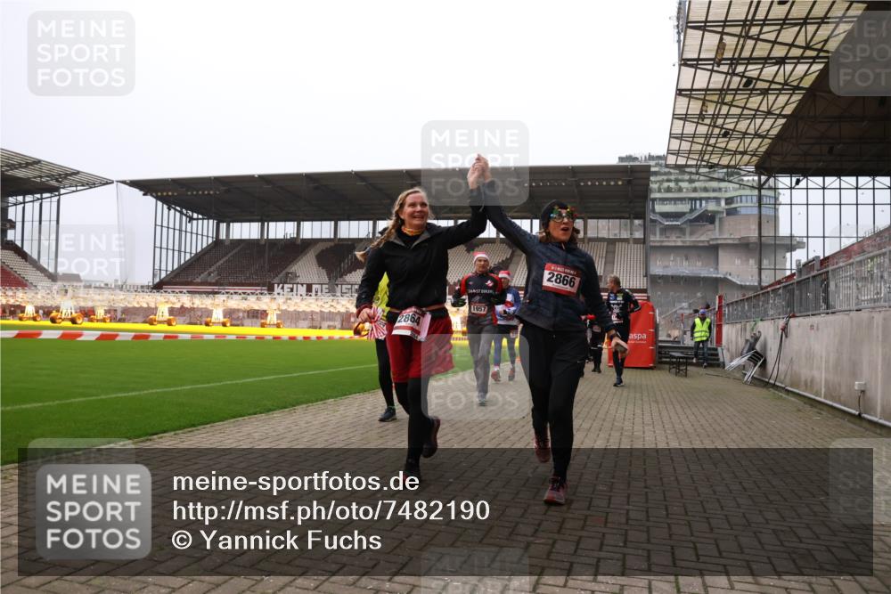 08.12.2024 - St. Pauli X-Mass-Run No. 14 Yannick Fuchs http://msf.ph/oto/7482190 08.12.2024 10:05:44 Ziel 126, 751, 932, 1178, 1605, 1643, 1650, 1957, 2056, 2077, 2080, 2146, 2306, 2308, 2344, 2435, 2603, 2864, 2866, 2908, 3114, 3118, 3302, 3339 meine-sportfotos.de