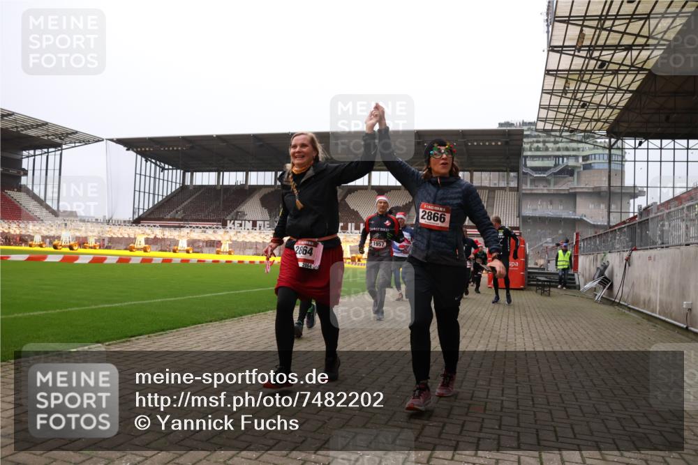 08.12.2024 - St. Pauli X-Mass-Run No. 14 Yannick Fuchs http://msf.ph/oto/7482202 08.12.2024 10:05:45 Ziel 126, 751, 932, 1178, 1605, 1643, 1650, 1957, 2056, 2077, 2080, 2146, 2306, 2308, 2344, 2435, 2603, 2864, 2866, 2908, 3114, 3115, 3118, 3302, 3339 meine-sportfotos.de