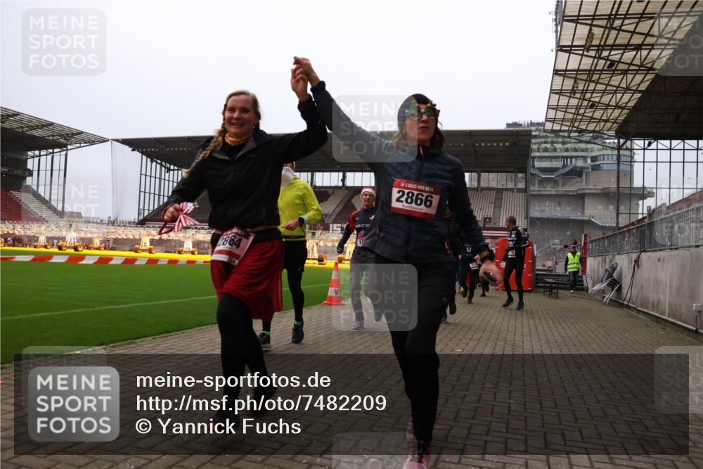 08.12.2024 - St. Pauli X-Mass-Run No. 14 Yannick Fuchs http://msf.ph/oto/7482209 08.12.2024 10:05:45 Ziel 126, 751, 932, 1178, 1605, 1643, 1650, 1957, 2056, 2077, 2080, 2146, 2306, 2308, 2344, 2435, 2603, 2864, 2866, 2908, 3114, 3115, 3118, 3302, 3339 meine-sportfotos.de