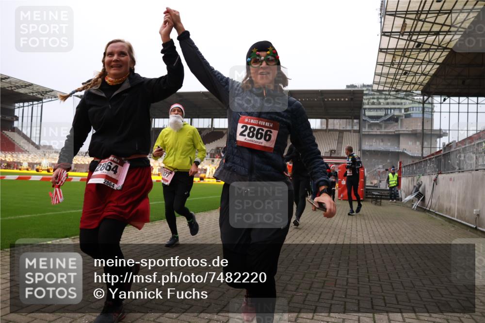 08.12.2024 - St. Pauli X-Mass-Run No. 14 Yannick Fuchs http://msf.ph/oto/7482220 08.12.2024 10:05:45 Ziel 126, 751, 932, 1178, 1605, 1643, 1650, 1957, 2056, 2077, 2080, 2146, 2306, 2308, 2344, 2435, 2603, 2864, 2866, 2908, 3114, 3115, 3118, 3302, 3339 meine-sportfotos.de