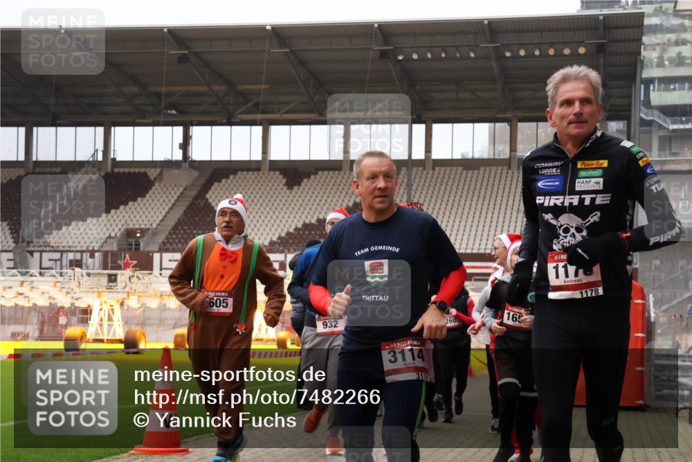 08.12.2024 - St. Pauli X-Mass-Run No. 14 Yannick Fuchs http://msf.ph/oto/7482266 08.12.2024 10:05:47 Ziel 126, 751, 932, 1178, 1605, 1643, 1650, 1957, 2056, 2077, 2080, 2146, 2306, 2308, 2344, 2435, 2603, 2864, 2866, 2908, 3114, 3115, 3118, 3184, 3302, 3339 meine-sportfotos.de