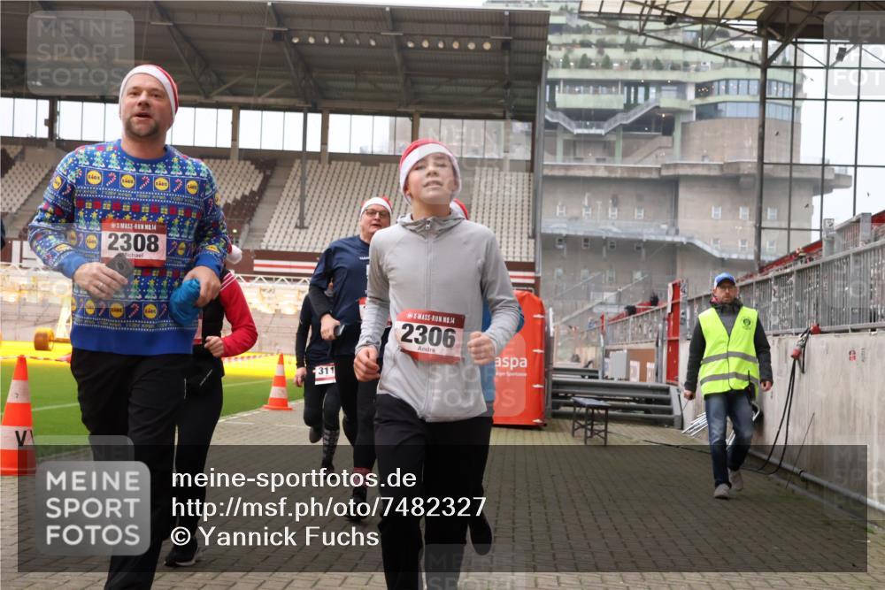 08.12.2024 - St. Pauli X-Mass-Run No. 14 Yannick Fuchs http://msf.ph/oto/7482327 08.12.2024 10:05:51 Ziel 751, 932, 1178, 1243, 1605, 1643, 1650, 1957, 2056, 2077, 2080, 2306, 2308, 2344, 2435, 2474, 2603, 2864, 2866, 2908, 3114, 3115, 3118, 3184, 3302 meine-sportfotos.de