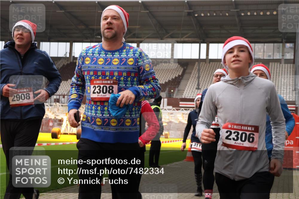 08.12.2024 - St. Pauli X-Mass-Run No. 14 Yannick Fuchs http://msf.ph/oto/7482334 08.12.2024 10:05:51 Ziel 751, 932, 1178, 1243, 1605, 1643, 1650, 1957, 2056, 2077, 2080, 2306, 2308, 2344, 2435, 2474, 2603, 2864, 2866, 2908, 3114, 3115, 3118, 3184, 3302 meine-sportfotos.de
