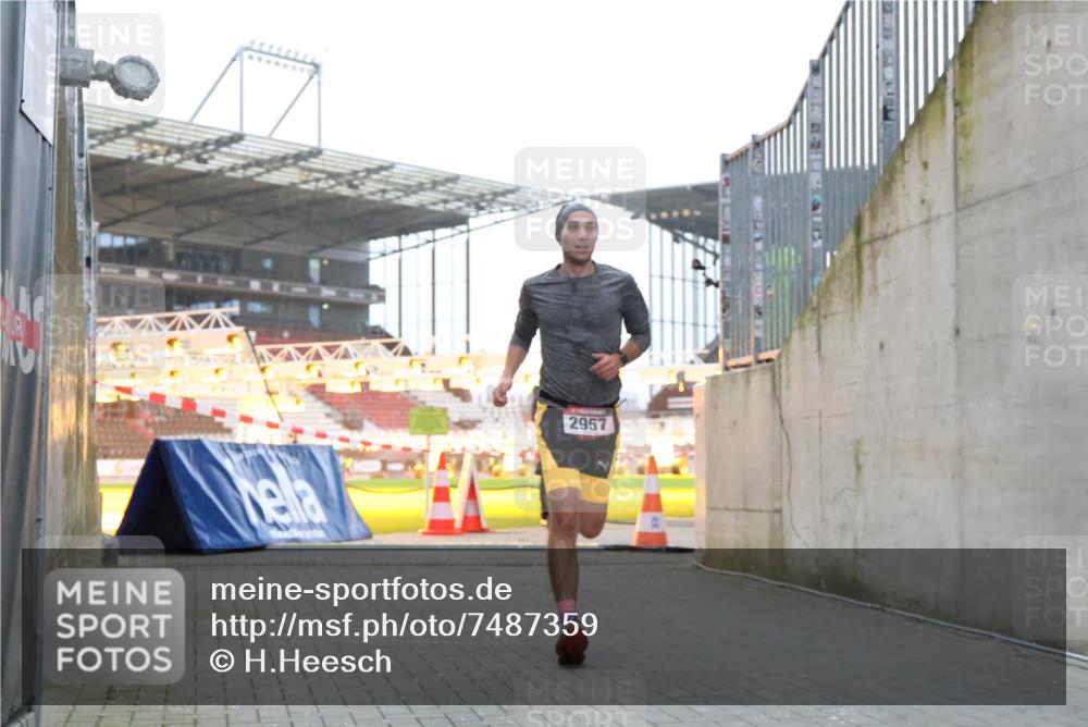 08.12.2024 - St. Pauli X-Mass-Run No. 14 H.Heesch http://msf.ph/oto/7487359 08.12.2024 09:50:53 Ziel 2957, 3164, 2957 meine-sportfotos.de