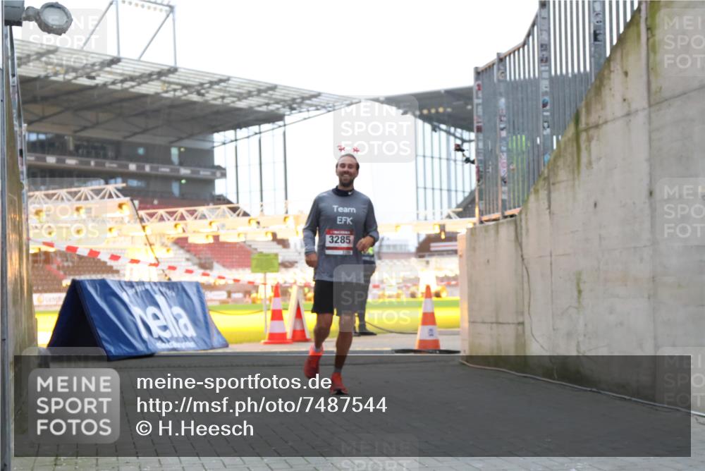 08.12.2024 - St. Pauli X-Mass-Run No. 14 H.Heesch http://msf.ph/oto/7487544 08.12.2024 09:51:59 Ziel 3285 meine-sportfotos.de