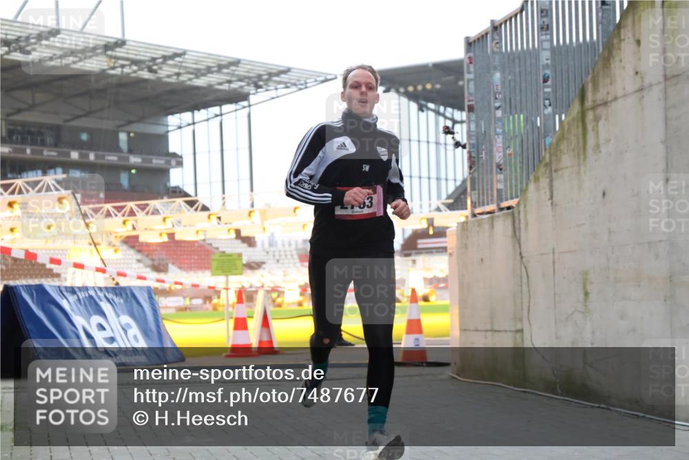 08.12.2024 - St. Pauli X-Mass-Run No. 14 H.Heesch http://msf.ph/oto/7487677 08.12.2024 09:52:13 Ziel 918, 2763, 3285, 36, 918, 2763 meine-sportfotos.de