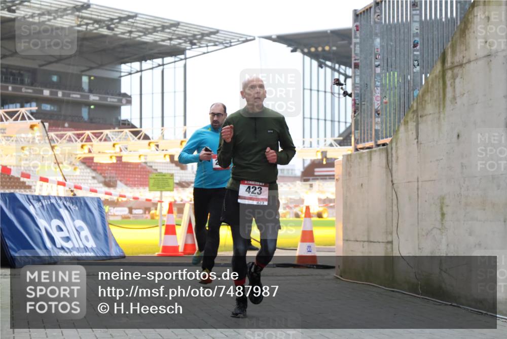 08.12.2024 - St. Pauli X-Mass-Run No. 14 H.Heesch http://msf.ph/oto/7487987 08.12.2024 09:52:47 Ziel 2832, 423, 2741, 3305 meine-sportfotos.de