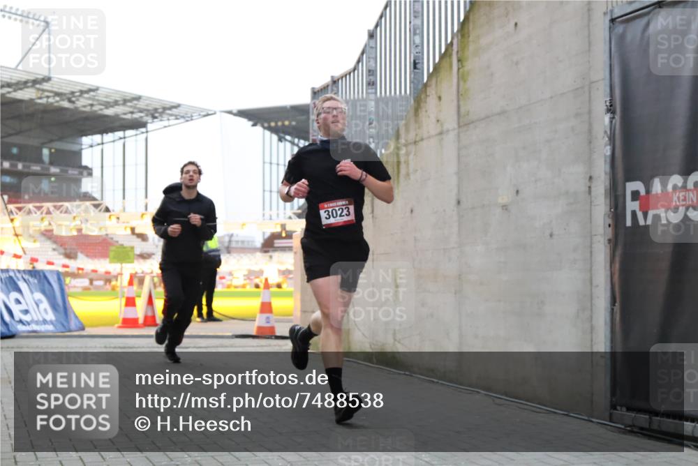 08.12.2024 - St. Pauli X-Mass-Run No. 14 H.Heesch http://msf.ph/oto/7488538 08.12.2024 09:53:44 Ziel 183, 2084, 3023, 3307, 183, 859, 2084, 2844, 3023 meine-sportfotos.de