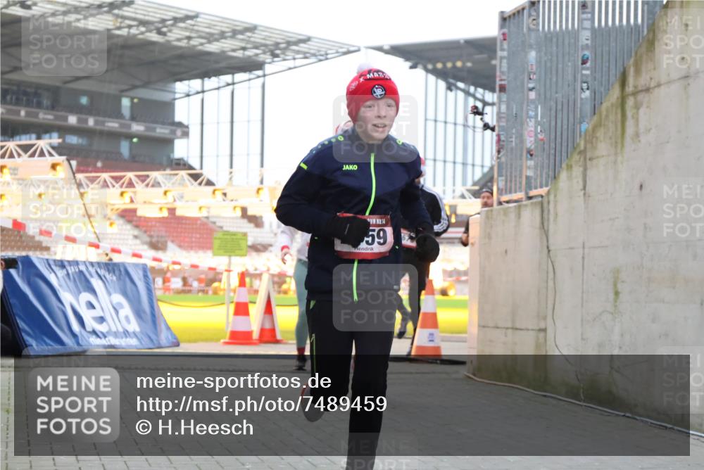 08.12.2024 - St. Pauli X-Mass-Run No. 14 H.Heesch http://msf.ph/oto/7489459 08.12.2024 10:04:03 Ziel 330, 1912, 1949, 2093, 2094, 2098, 2663, 2759, 2848, 3062, 3063, 3070, 3072, 330, 624, 1678, 2094, 2759, 2848, 2955, 3062, 3063, 3082, 3179 meine-sportfotos.de