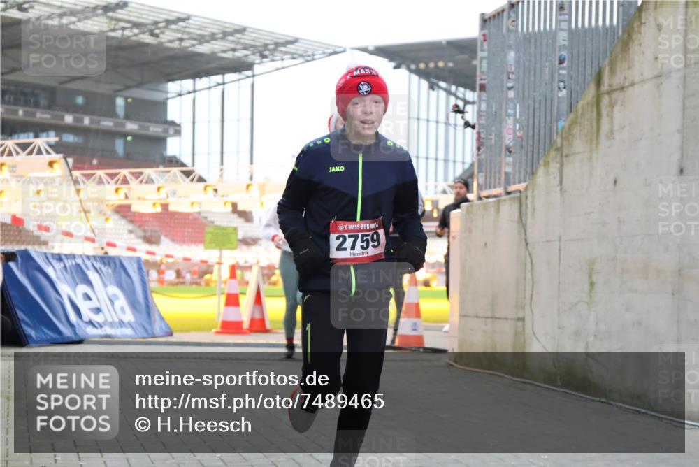 08.12.2024 - St. Pauli X-Mass-Run No. 14 H.Heesch http://msf.ph/oto/7489465 08.12.2024 10:04:03 Ziel 330, 1912, 1949, 2093, 2094, 2098, 2663, 2759, 2848, 3062, 3063, 3070, 3072, 330, 624, 1678, 2094, 2759, 2848, 2955, 3062, 3063, 3082, 3179 meine-sportfotos.de