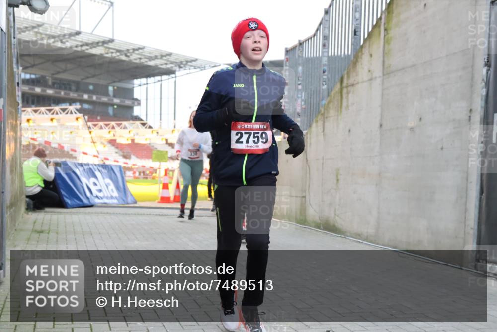 08.12.2024 - St. Pauli X-Mass-Run No. 14 H.Heesch http://msf.ph/oto/7489513 08.12.2024 10:04:03 Ziel 330, 1912, 1949, 2093, 2094, 2098, 2663, 2759, 2848, 3062, 3063, 3070, 3072, 330, 624, 1678, 2094, 2759, 2848, 2955, 3062, 3063, 3082, 3179 meine-sportfotos.de