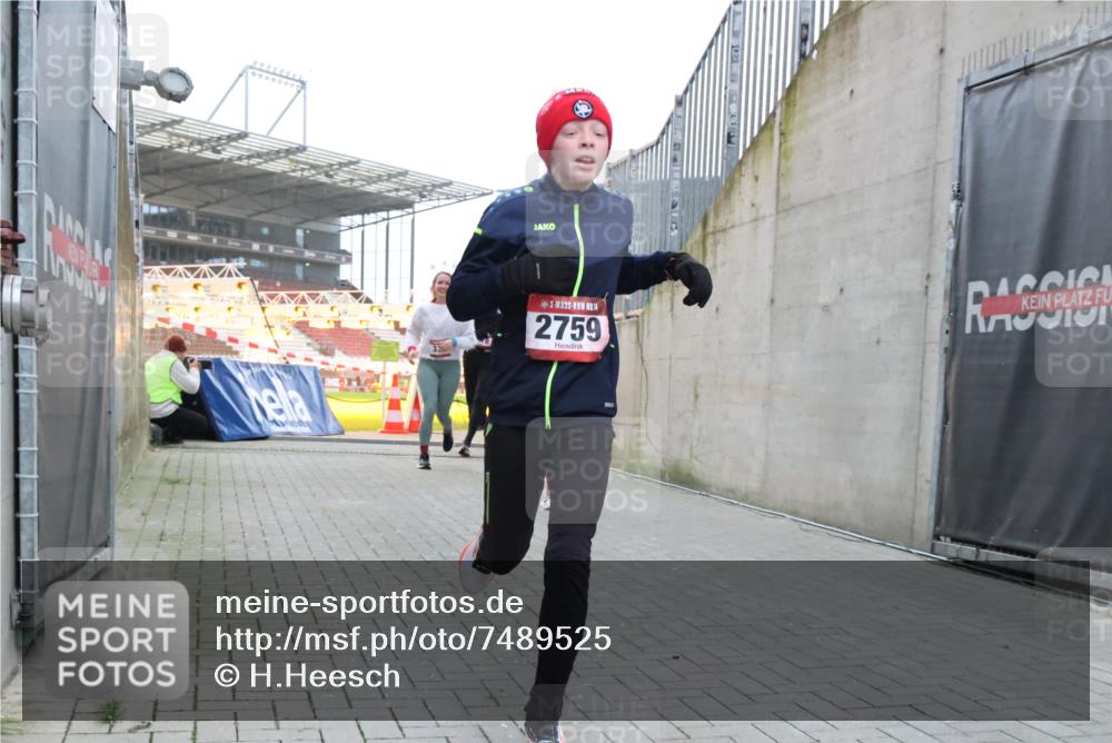 08.12.2024 - St. Pauli X-Mass-Run No. 14 H.Heesch http://msf.ph/oto/7489525 08.12.2024 10:04:04 Ziel 330, 1912, 1949, 2093, 2094, 2098, 2663, 2759, 2848, 3062, 3063, 3070, 3072, 330, 624, 1678, 2759, 2955, 3082, 3169, 3179, 3180 meine-sportfotos.de