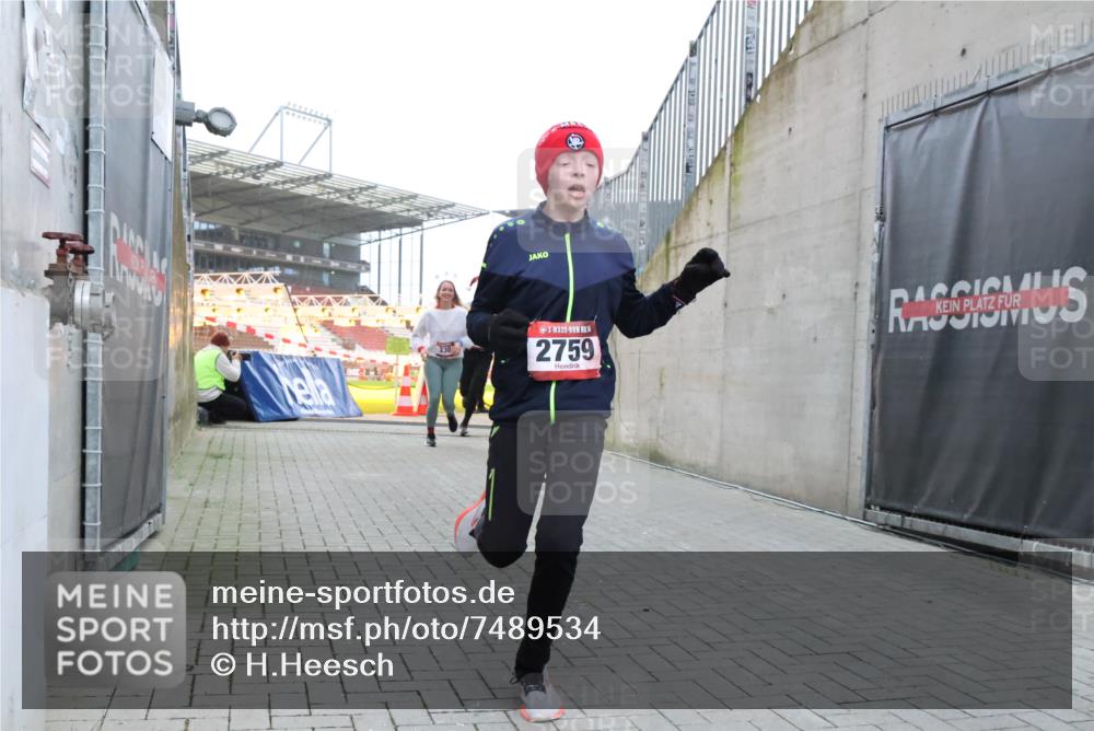 08.12.2024 - St. Pauli X-Mass-Run No. 14 H.Heesch http://msf.ph/oto/7489534 08.12.2024 10:04:04 Ziel 330, 1912, 1949, 2093, 2094, 2098, 2663, 2759, 2848, 3062, 3063, 3070, 3072, 330, 624, 1678, 2759, 2955, 3082, 3169, 3179, 3180 meine-sportfotos.de
