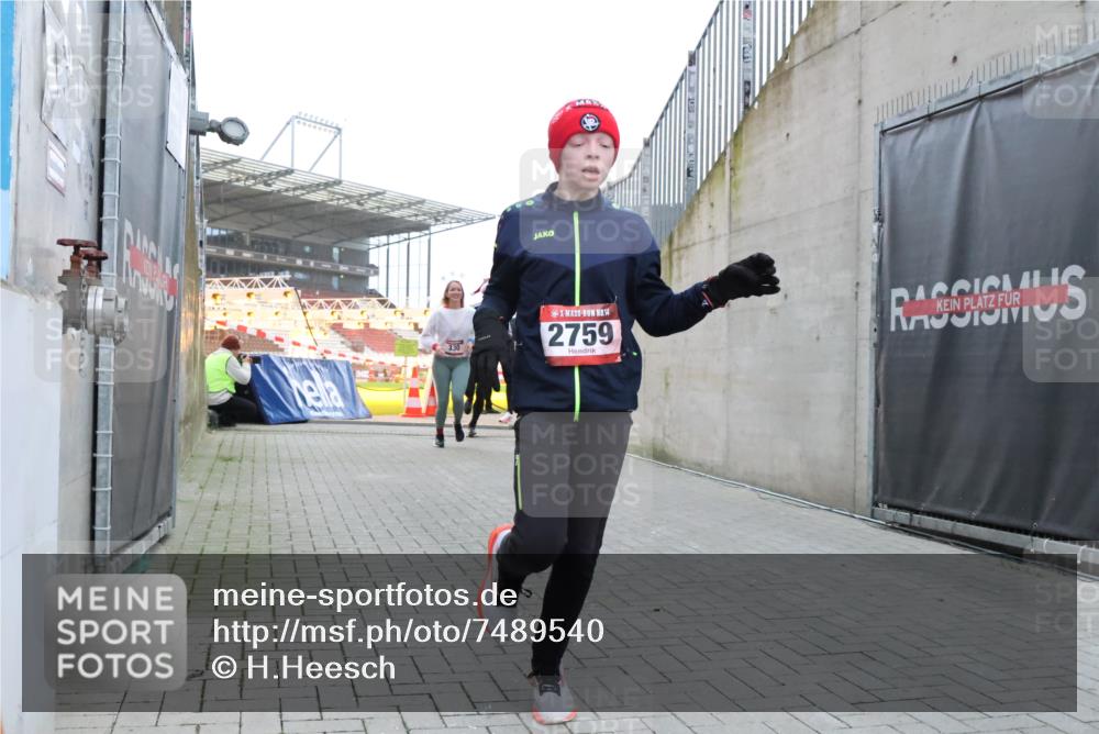 08.12.2024 - St. Pauli X-Mass-Run No. 14 H.Heesch http://msf.ph/oto/7489540 08.12.2024 10:04:04 Ziel 330, 1912, 1949, 2093, 2094, 2098, 2663, 2759, 2848, 3062, 3063, 3070, 3072, 330, 624, 1678, 2759, 2955, 3082, 3169, 3179, 3180 meine-sportfotos.de