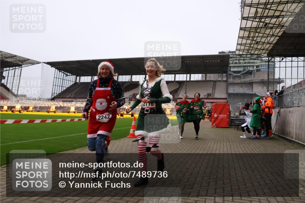 08.12.2024 - St. Pauli X-Mass-Run No. 14 Yannick Fuchs http://msf.ph/oto/7489736 08.12.2024 10:40:02 Ziel 105, 200, 401, 493, 590, 597, 640, 1270, 2114, 2116, 2242, 2570, 2959 meine-sportfotos.de