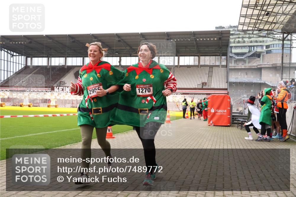08.12.2024 - St. Pauli X-Mass-Run No. 14 Yannick Fuchs http://msf.ph/oto/7489772 08.12.2024 10:40:04 Ziel 105, 200, 401, 493, 590, 597, 640, 1270, 2114, 2116, 2242, 2570, 2609, 2610, 2959 meine-sportfotos.de
