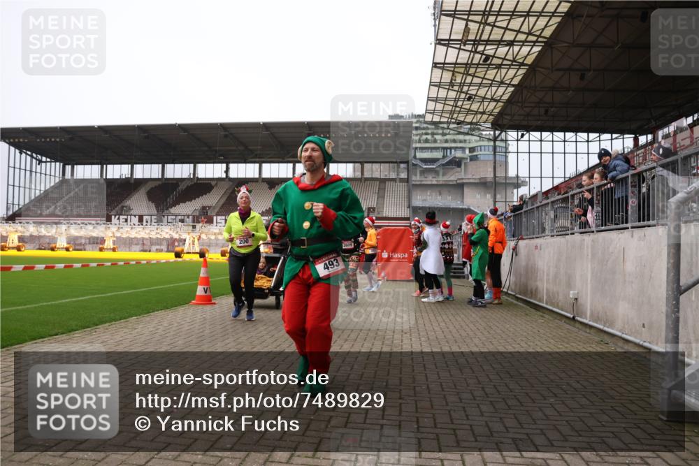 08.12.2024 - St. Pauli X-Mass-Run No. 14 Yannick Fuchs http://msf.ph/oto/7489829 08.12.2024 10:40:13 Ziel 105, 200, 263, 321, 375, 493, 743, 1270, 1292, 1303, 1495, 2114, 2116, 2242, 2609, 2610, 2959 meine-sportfotos.de