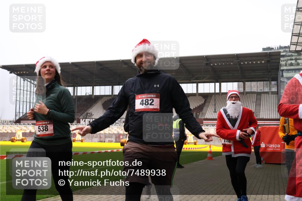 08.12.2024 - St. Pauli X-Mass-Run No. 14 Yannick Fuchs http://msf.ph/oto/7489938 08.12.2024 10:40:26 Ziel 200, 263, 304, 321, 334, 375, 482, 538, 728, 736, 743, 967, 1292, 1303, 1305, 1308, 1494, 1495, 1764, 1766, 2533, 2609, 2610 meine-sportfotos.de