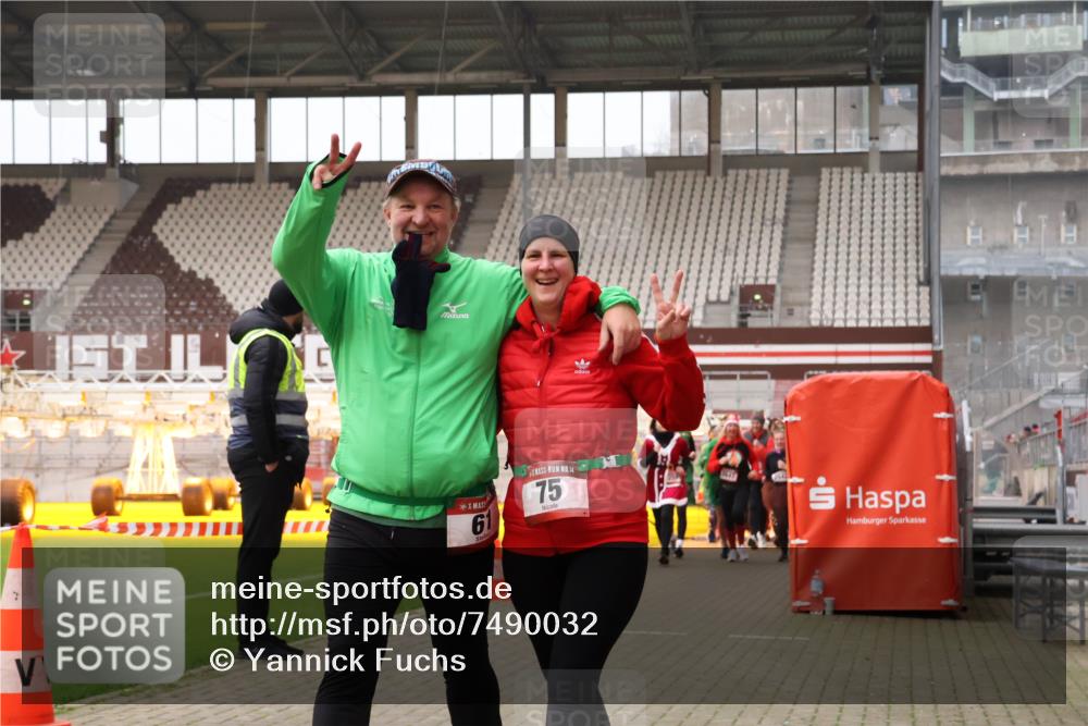 08.12.2024 - St. Pauli X-Mass-Run No. 14 Yannick Fuchs http://msf.ph/oto/7490032 08.12.2024 10:40:36 Ziel 75, 304, 334, 482, 538, 600, 728, 736, 967, 1292, 1303, 1305, 1308, 1494, 1764, 1766, 2533, 2569, 2599, 2647 meine-sportfotos.de