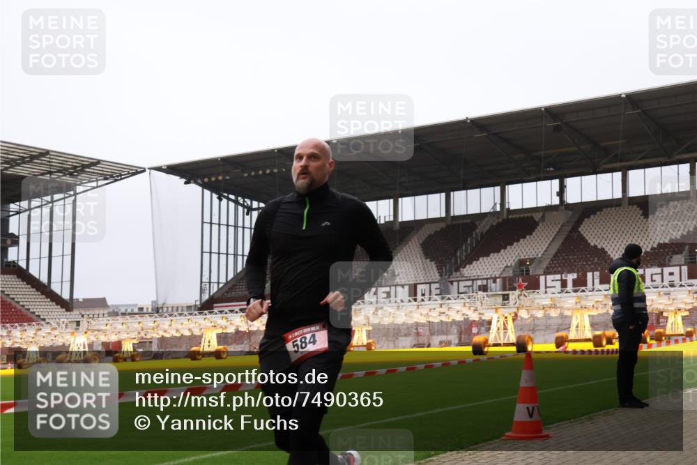 08.12.2024 - St. Pauli X-Mass-Run No. 14 Yannick Fuchs http://msf.ph/oto/7490365 08.12.2024 10:40:56 Ziel 61, 75, 528, 584, 600, 1112, 1117, 1131, 1619, 1621, 1623, 1699, 1735, 2476, 2534, 2537, 2541, 2542, 2543, 2560, 2569, 2595, 2596, 2598, 2599, 2623, 2647, 2678, 3225 meine-sportfotos.de