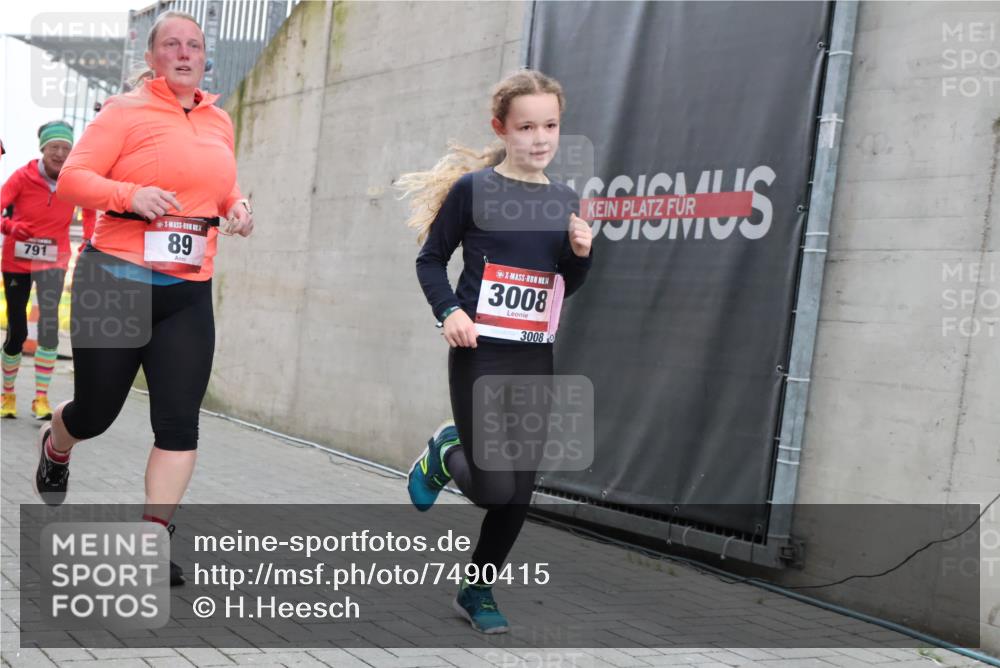 08.12.2024 - St. Pauli X-Mass-Run No. 14 H.Heesch http://msf.ph/oto/7490415 08.12.2024 10:04:41 Ziel 31, 89, 1421, 2604, 3008, 31, 89, 299, 627, 634, 791, 2380, 2382, 2383, 3008 meine-sportfotos.de