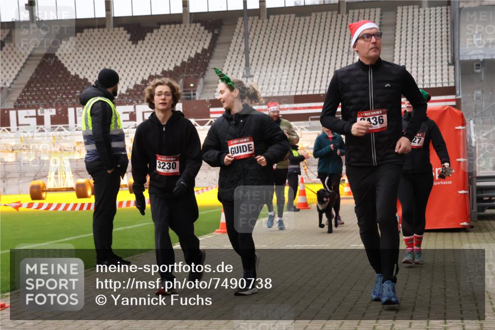 08.12.2024 - St. Pauli X-Mass-Run No. 14 Yannick Fuchs http://msf.ph/oto/7490738 08.12.2024 10:41:41 Ziel 1403, 1404, 1438, 1440, 1752, 1755, 1757, 1760, 2198, 3230, 3424, 3427, 3436 meine-sportfotos.de