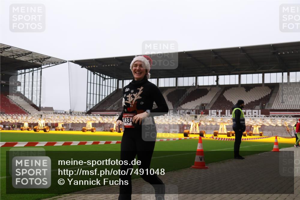 08.12.2024 - St. Pauli X-Mass-Run No. 14 Yannick Fuchs http://msf.ph/oto/7491048 08.12.2024 10:42:14 Ziel 701, 1334, 1528, 2625, 3235 meine-sportfotos.de