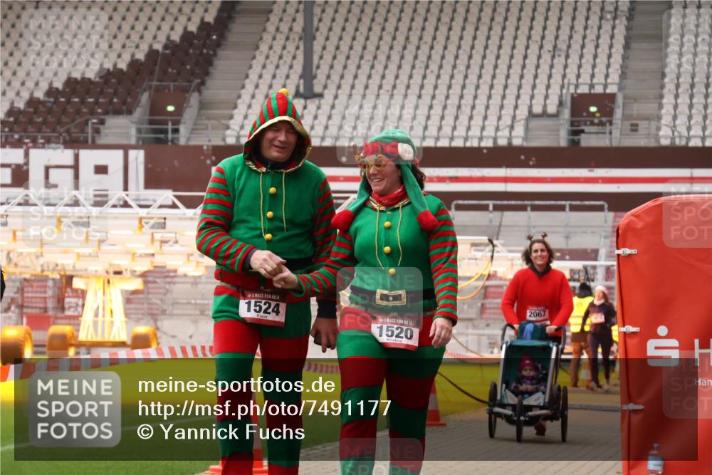 08.12.2024 - St. Pauli X-Mass-Run No. 14 Yannick Fuchs http://msf.ph/oto/7491177 08.12.2024 10:42:27 Ziel 1334, 1528, 2067, 3235 meine-sportfotos.de