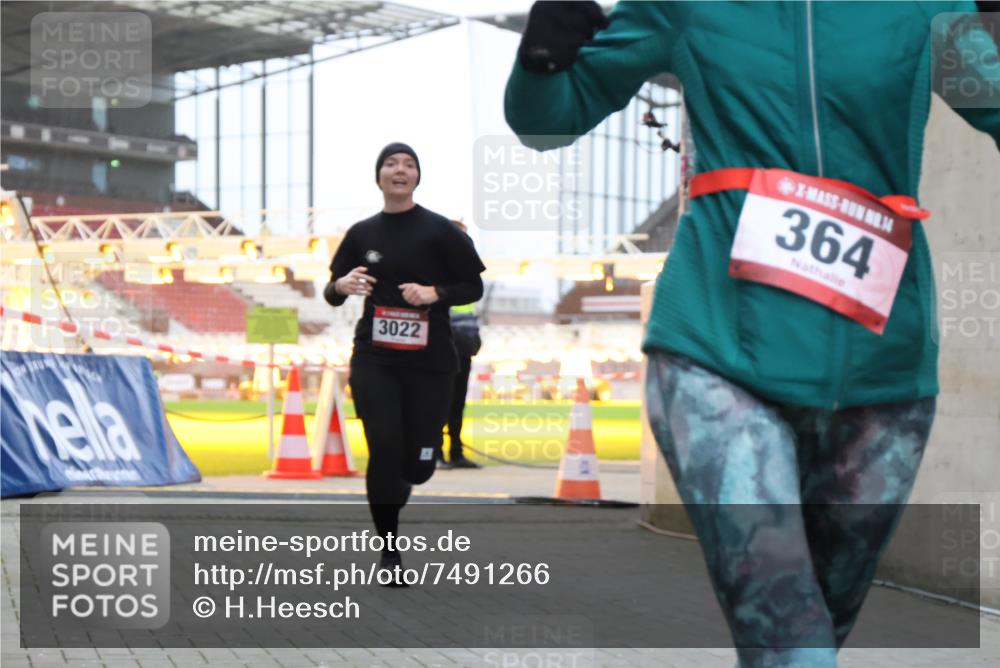 08.12.2024 - St. Pauli X-Mass-Run No. 14 H.Heesch http://msf.ph/oto/7491266 08.12.2024 09:57:19 Ziel 364, 384, 420, 1741, 1754, 2956, 3139, 364, 420, 755, 763, 904, 1291, 1982, 2267, 3022 meine-sportfotos.de