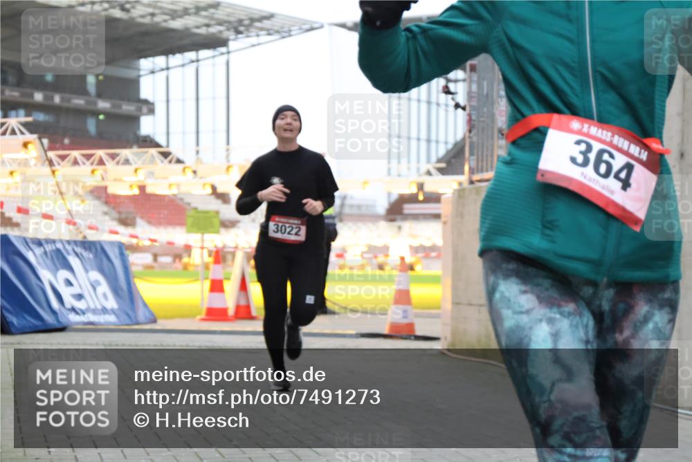 08.12.2024 - St. Pauli X-Mass-Run No. 14 H.Heesch http://msf.ph/oto/7491273 08.12.2024 09:57:19 Ziel 364, 384, 420, 1741, 1754, 2956, 3139, 364, 420, 755, 763, 904, 1291, 1982, 2267, 3022 meine-sportfotos.de