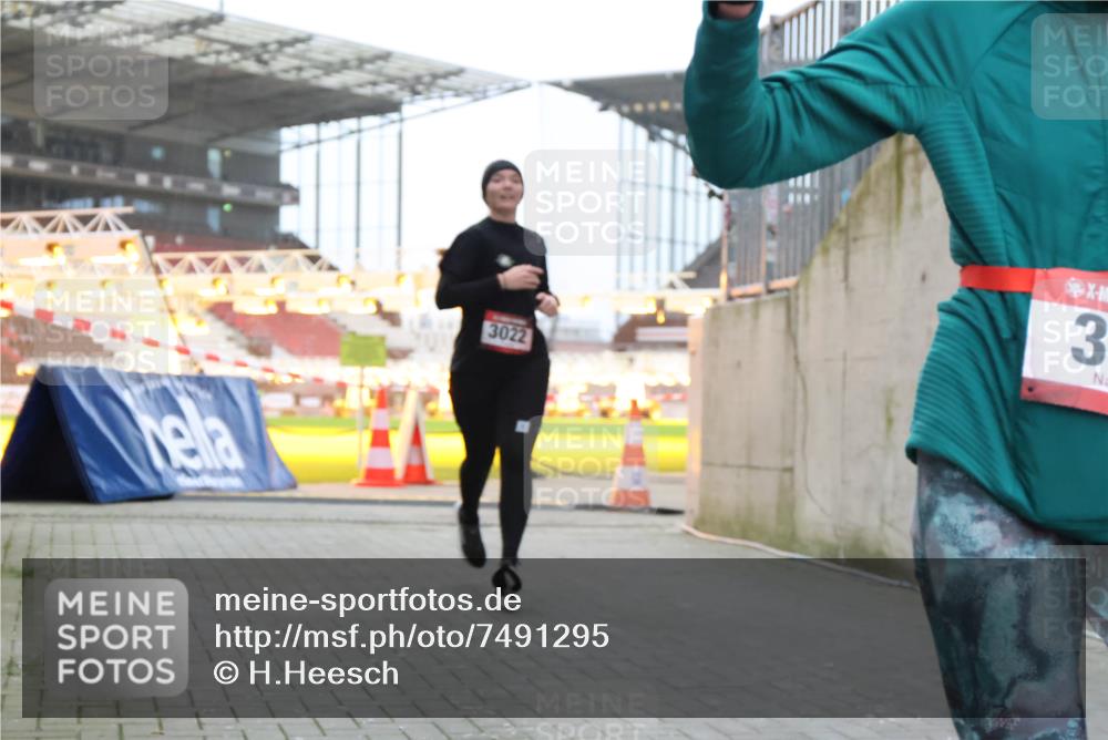 08.12.2024 - St. Pauli X-Mass-Run No. 14 H.Heesch http://msf.ph/oto/7491295 08.12.2024 09:57:19 Ziel 364, 384, 420, 1741, 1754, 2956, 3139, 364, 420, 755, 763, 904, 1291, 1982, 2267, 3022 meine-sportfotos.de