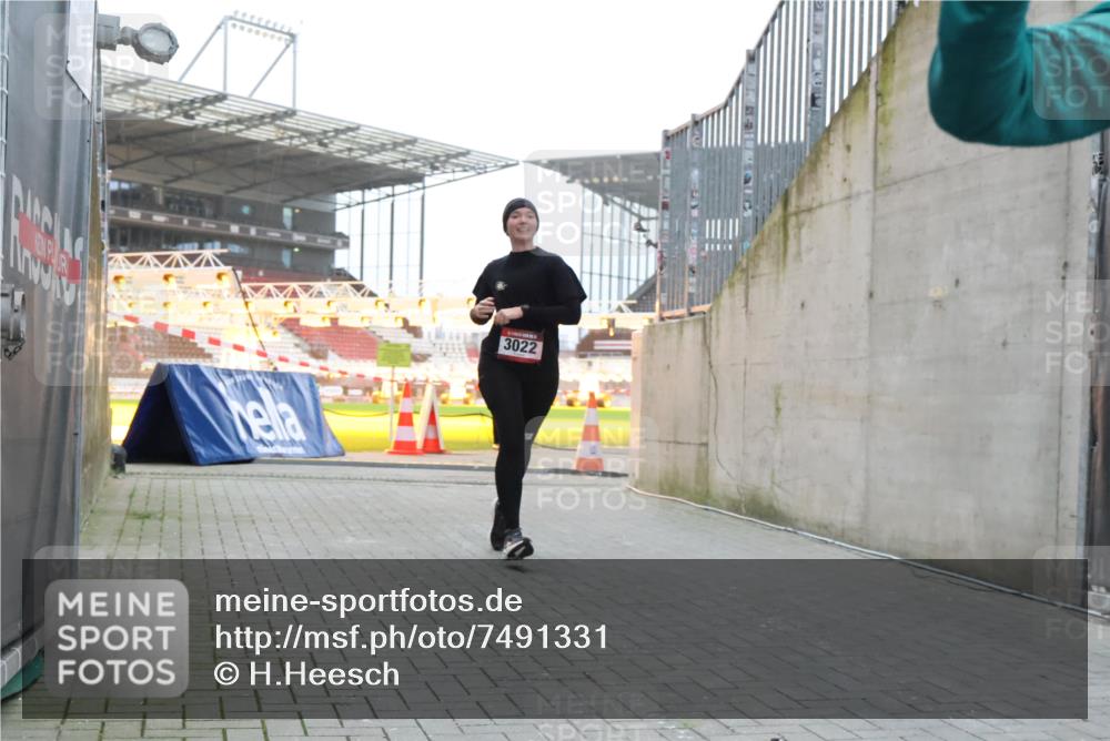 08.12.2024 - St. Pauli X-Mass-Run No. 14 H.Heesch http://msf.ph/oto/7491331 08.12.2024 09:57:20 Ziel 364, 384, 420, 1741, 1754, 2956, 3022, 3139, 755, 763, 904, 1291, 1982, 2267, 3022 meine-sportfotos.de