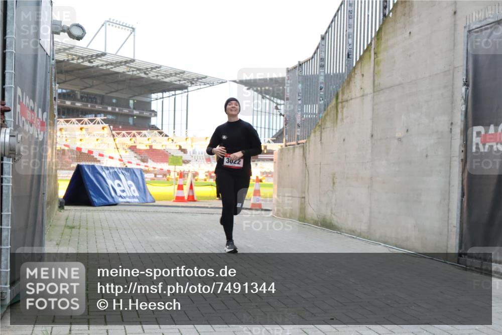 08.12.2024 - St. Pauli X-Mass-Run No. 14 H.Heesch http://msf.ph/oto/7491344 08.12.2024 09:57:20 Ziel 364, 384, 420, 1741, 1754, 2956, 3022, 3139, 755, 763, 904, 1291, 1982, 2267, 3022 meine-sportfotos.de