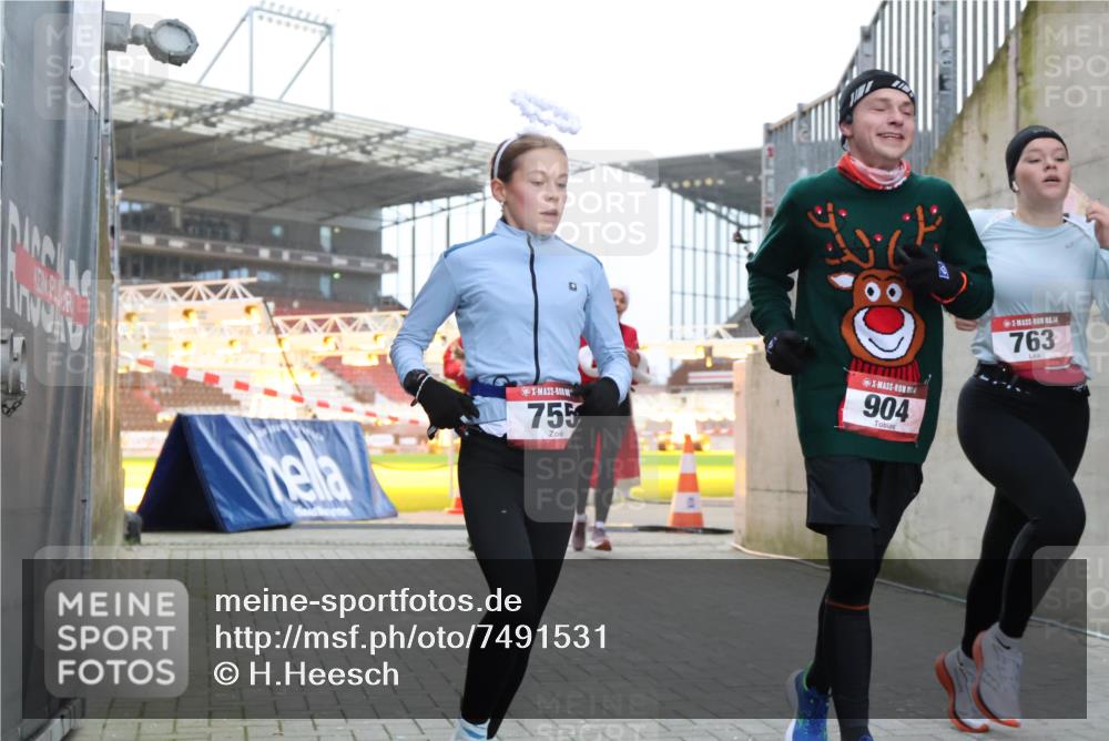 08.12.2024 - St. Pauli X-Mass-Run No. 14 H.Heesch http://msf.ph/oto/7491531 08.12.2024 09:57:25 Ziel 364, 384, 420, 755, 763, 904, 1741, 1982, 3022, 3139, 755, 763, 904, 1291, 1982, 2267 meine-sportfotos.de